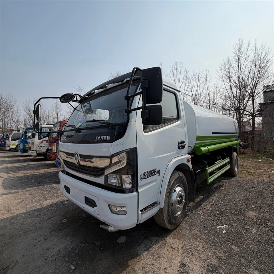 Xe phun nước đa chức năng
